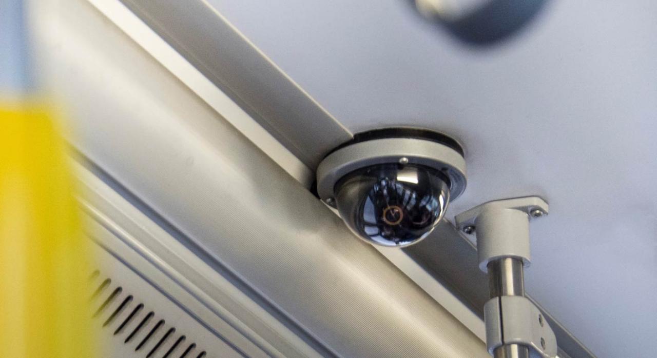 denuncian al ayuntamiento de San Sebastián por las cámaras de videovigilancia en los autobuses