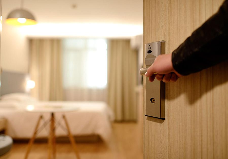 Un estudio denuncia que 2 de cada 3 hoteles ceden datos personales de clientes a terceros